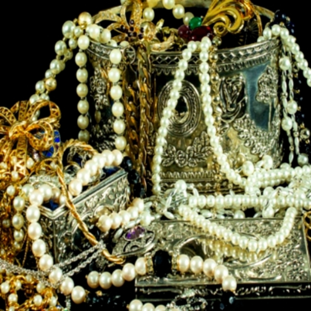 Jewelry signed and unsigned pieces